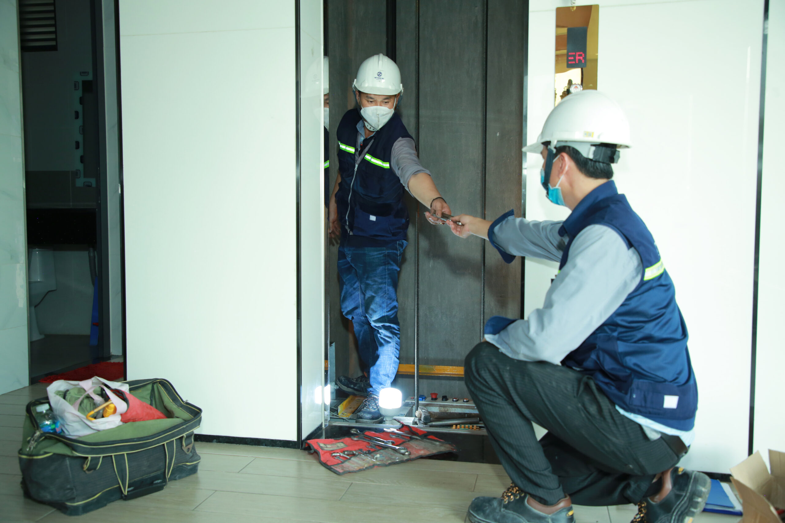 Quy định thời gian bảo trì thang máy tại Việt Nam