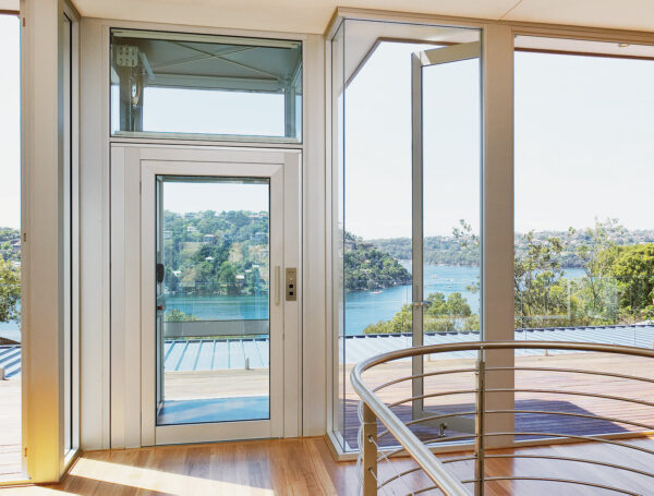 Cách thiết kế thang máy ngoài trời đẹp cho công trình nhà ở