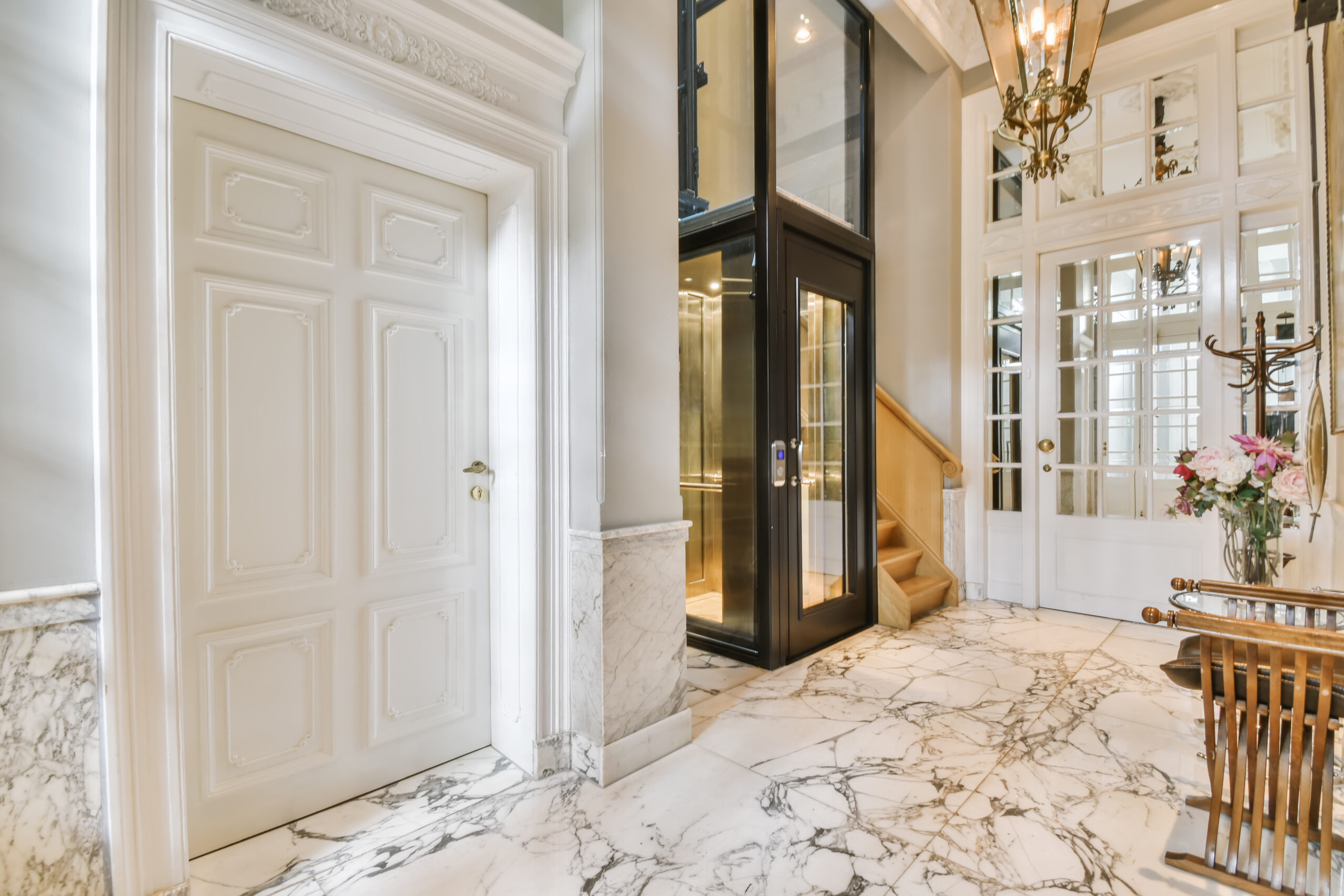 Có nên lắp đặt thang máy mini cho gia đình